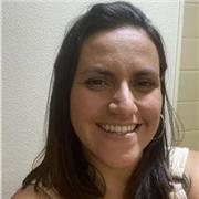 Professora de Ciências (para crianças do Ensino Fundamental) e Biologia (para adolescentes doEnsino Médio)
